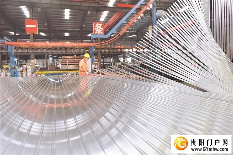 水城“精准滴灌”发展新质生产力 聚才“强磁场”加速成型(图2) 水城“精准滴灌”发展新质生产力 聚才“强磁场”加速成型(图2)