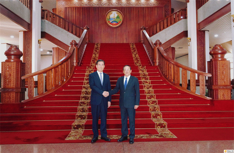 李炳军拜会老挝政府总理宋赛·西潘敦(图1)