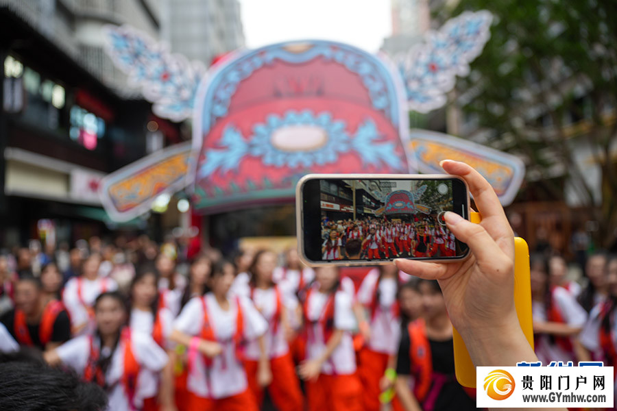 “爱乐巴士”“娱”你相遇(图5) “爱乐巴士”“娱”你相遇(图5)