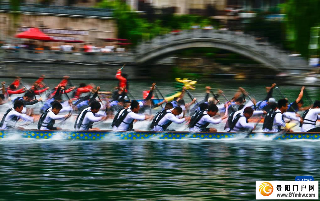 贵州镇远:古城赛龙舟(图4) 贵州镇远:古城赛龙舟(图4)