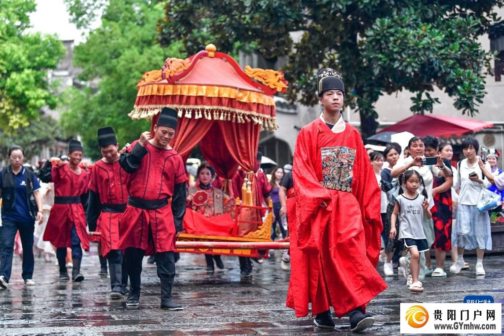贵州镇远:古城赛龙舟(图6) 贵州镇远:古城赛龙舟(图6)